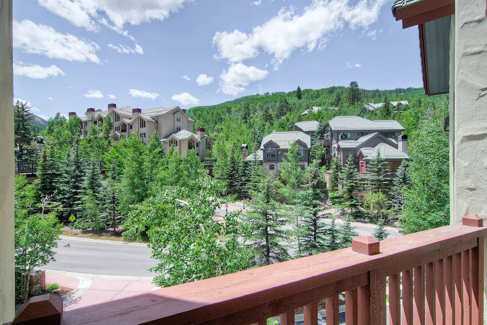 Oxford Court by Beaver Creek Mountain Lodging
