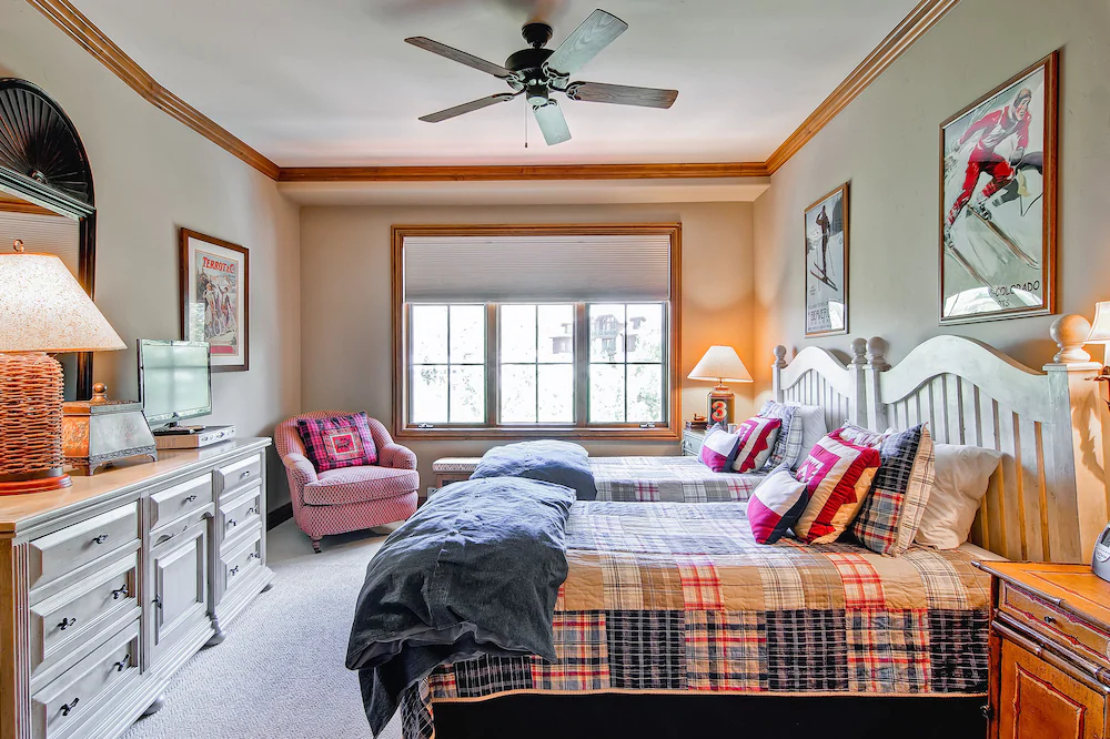 Oxford Court by Beaver Creek Mountain Lodging