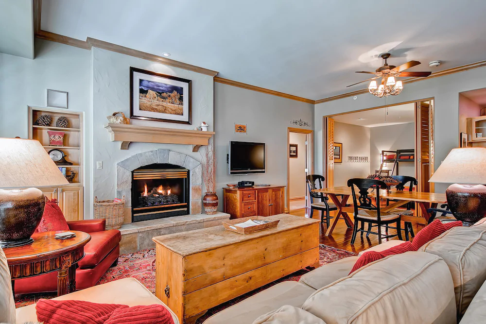 Oxford Court by Beaver Creek Mountain Lodging