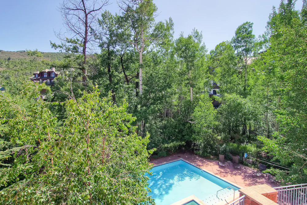 Oxford Court by Beaver Creek Mountain Lodging