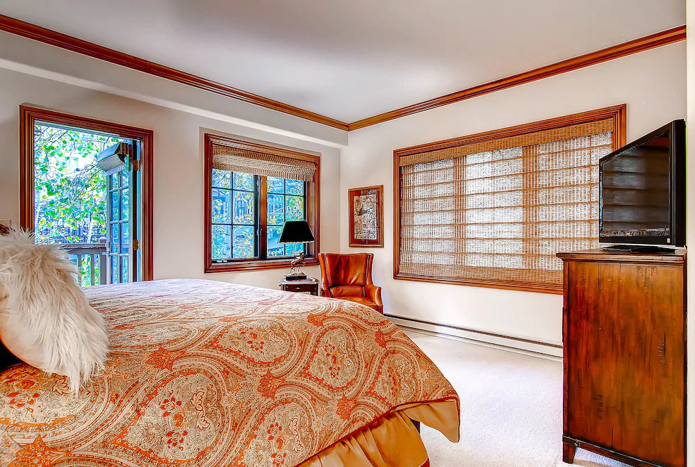Oxford Court by Beaver Creek Mountain Lodging
