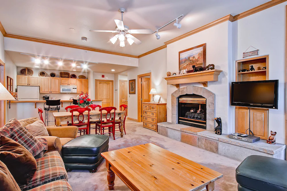 Oxford Court by Beaver Creek Mountain Lodging