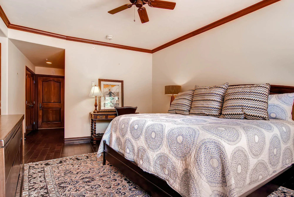 Oxford Court by Beaver Creek Mountain Lodging