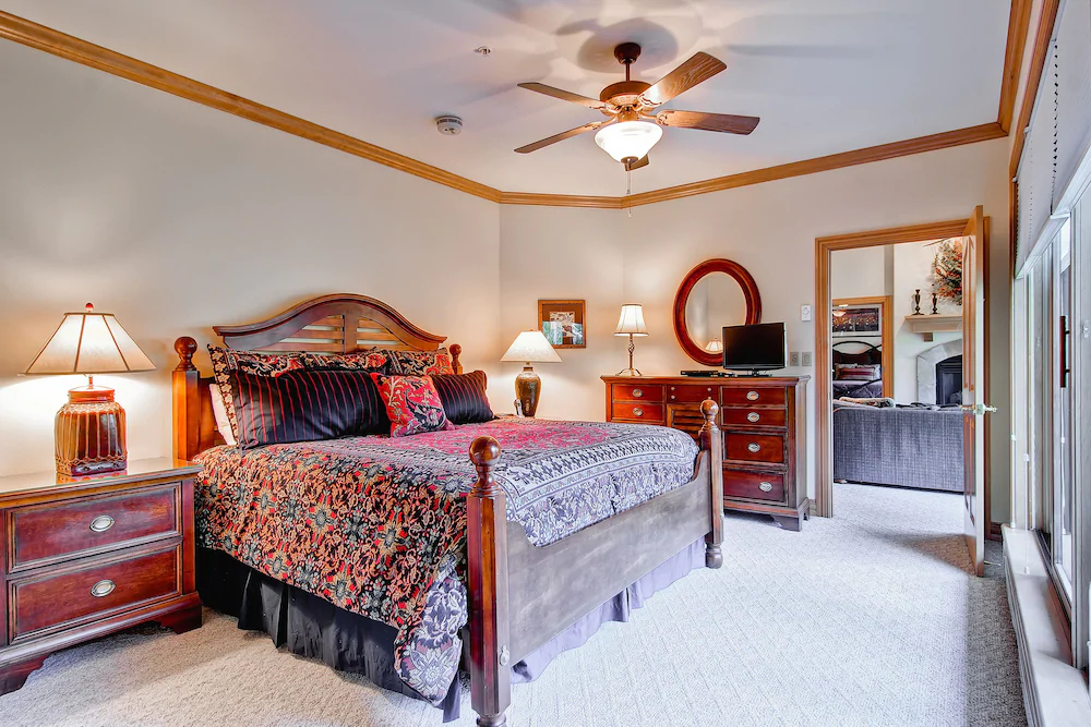 Oxford Court by Beaver Creek Mountain Lodging
