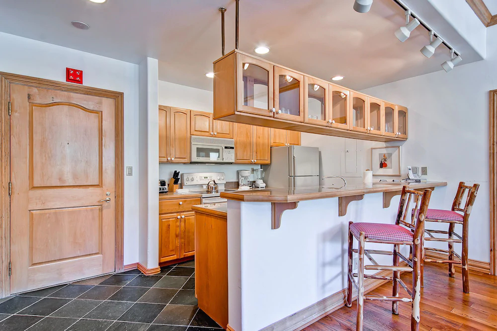 Oxford Court by Beaver Creek Mountain Lodging