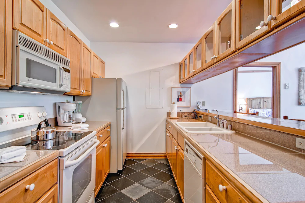 Oxford Court by Beaver Creek Mountain Lodging