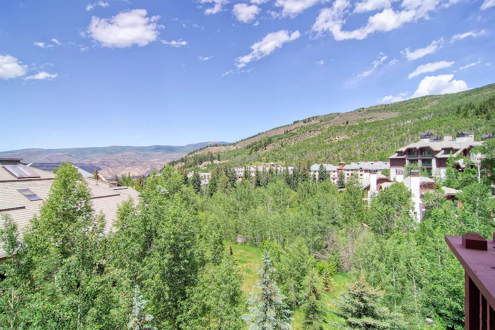 Oxford Court by Beaver Creek Mountain Lodging