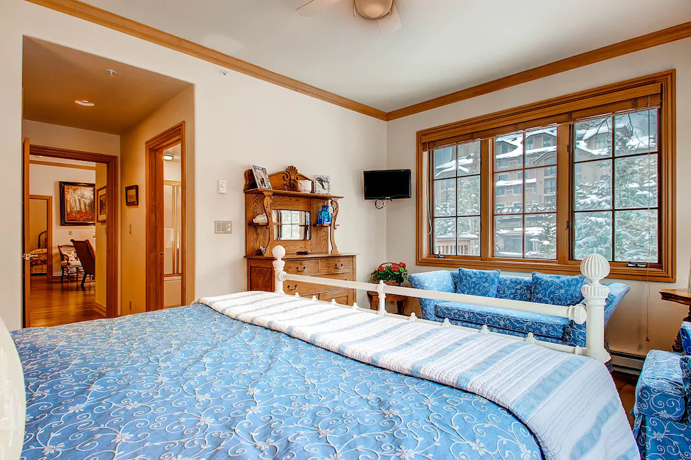 Oxford Court by Beaver Creek Mountain Lodging