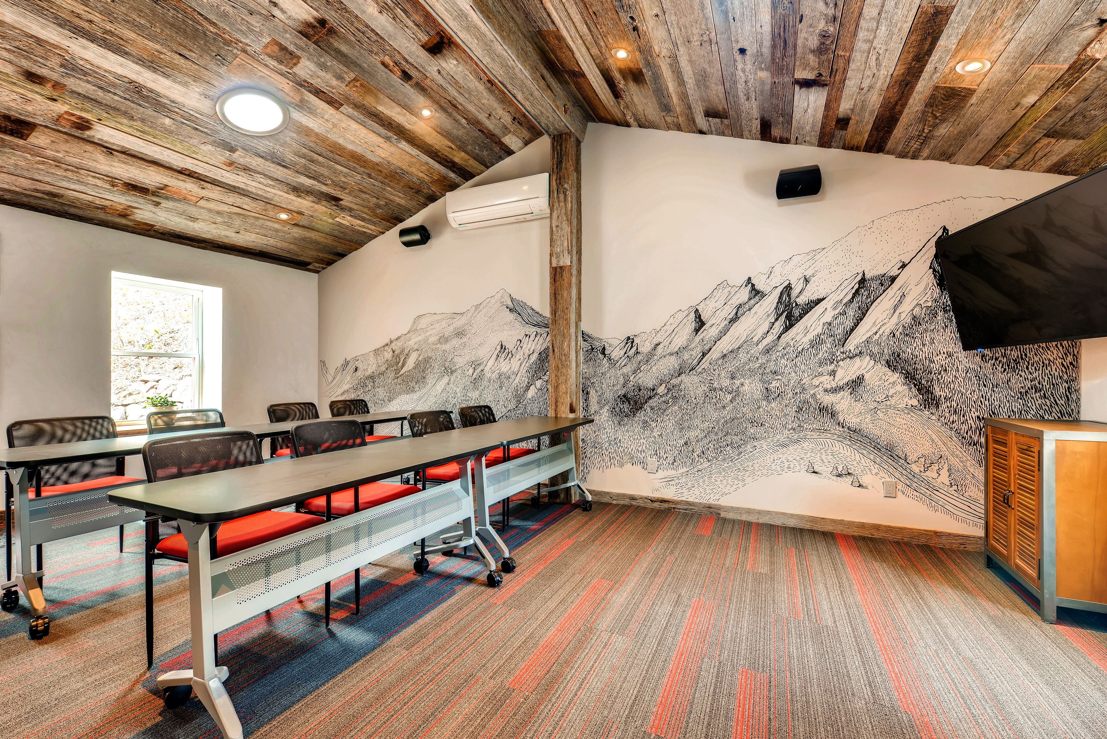Boulder Adventure Lodge