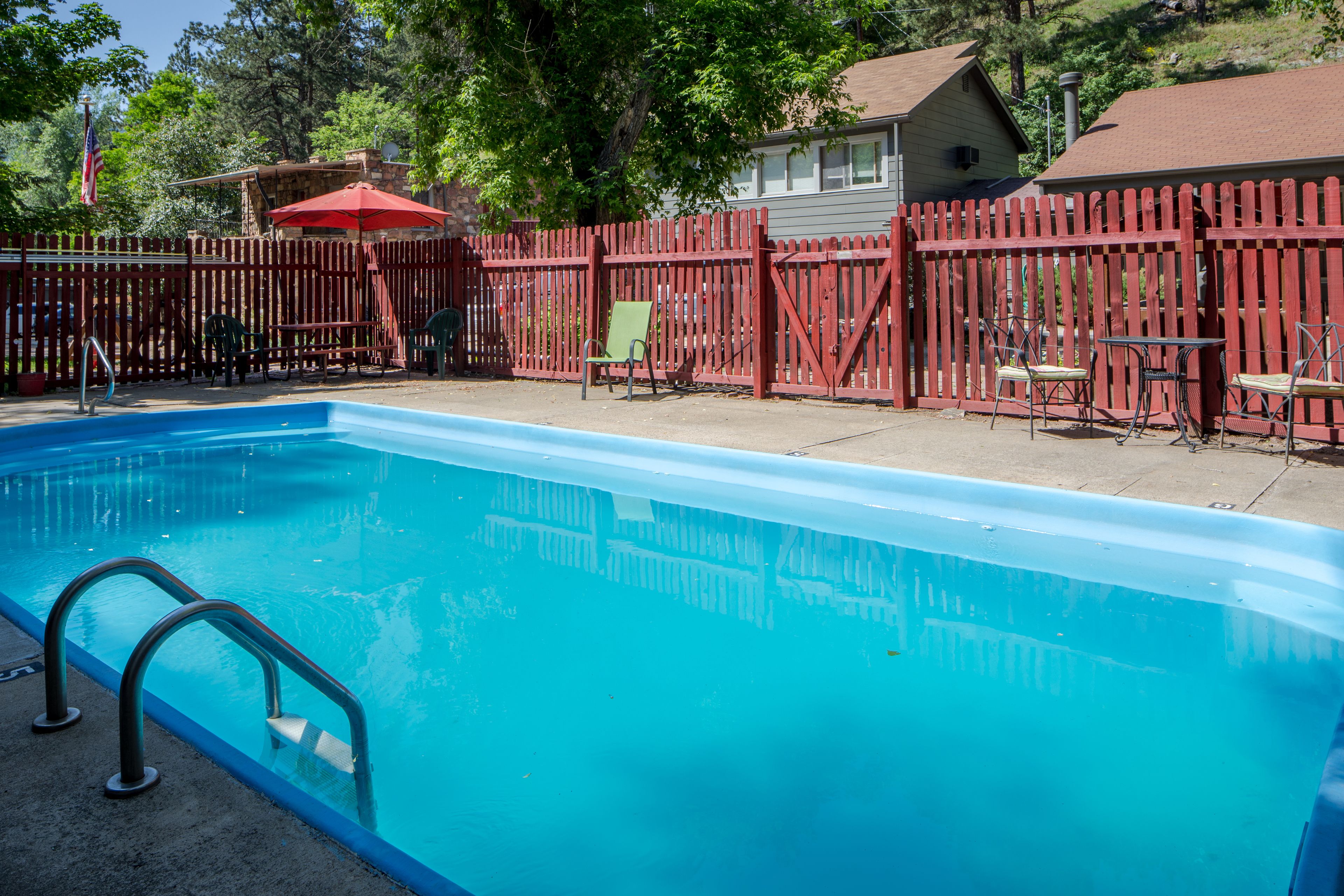 Boulder Adventure Lodge