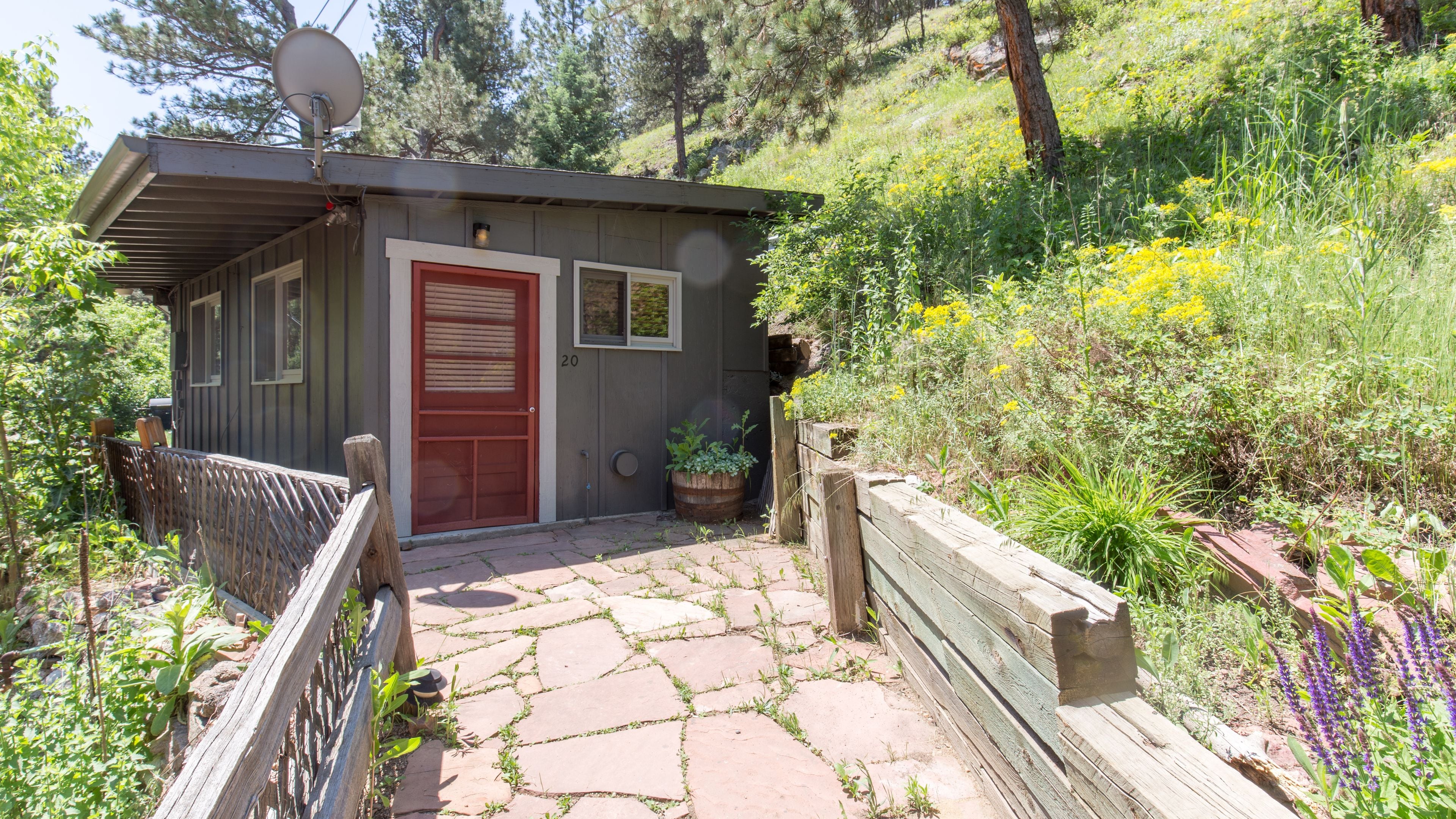 Boulder Adventure Lodge