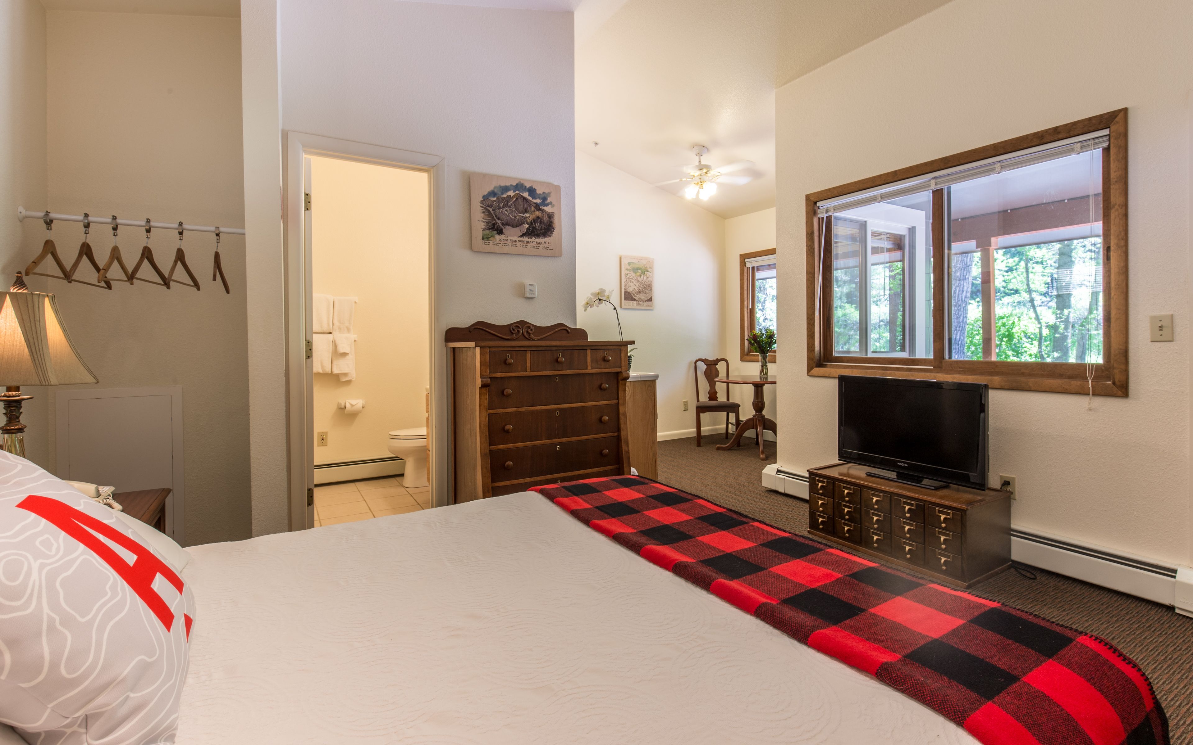 Boulder Adventure Lodge