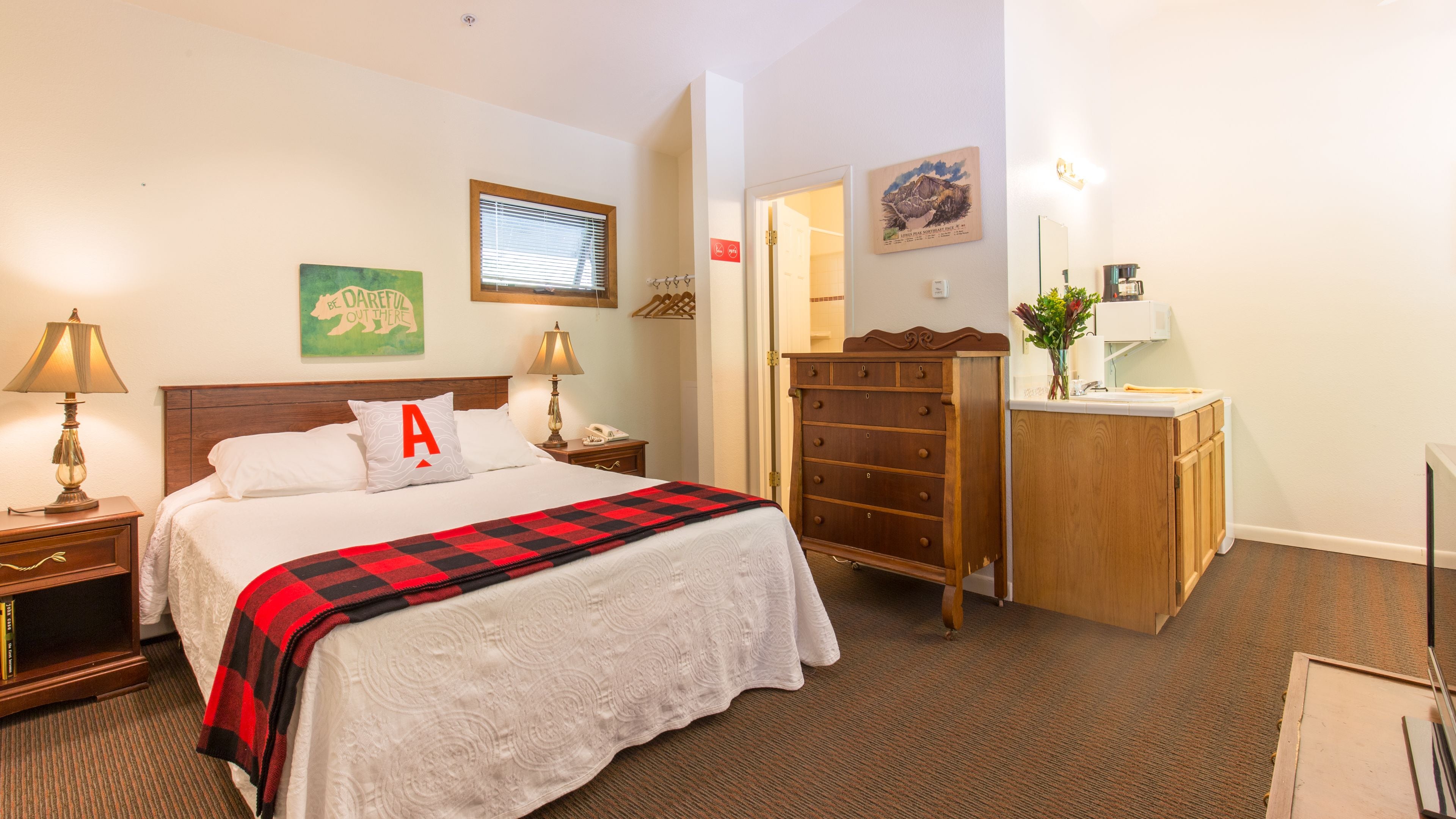 Boulder Adventure Lodge