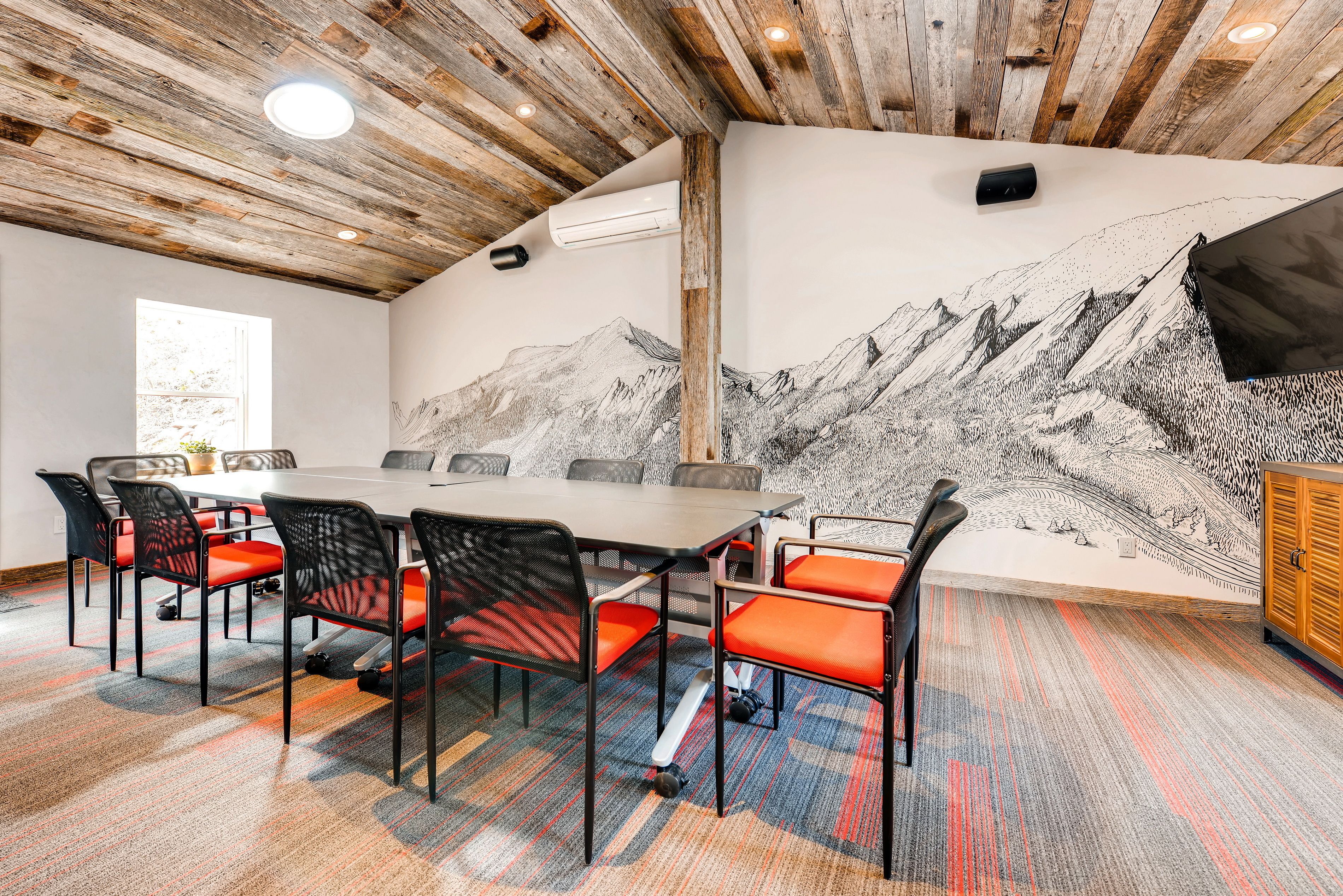 Boulder Adventure Lodge