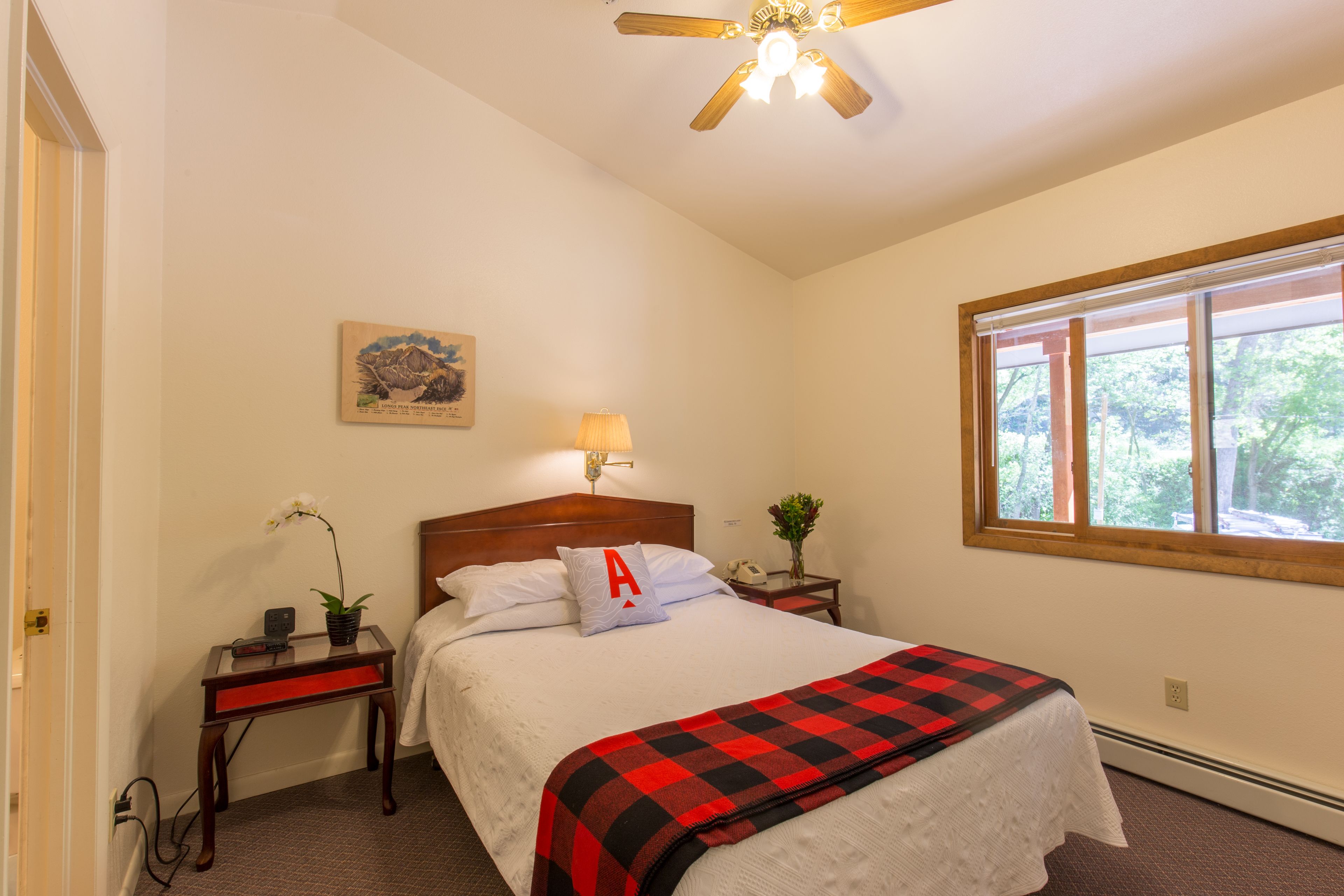 Boulder Adventure Lodge
