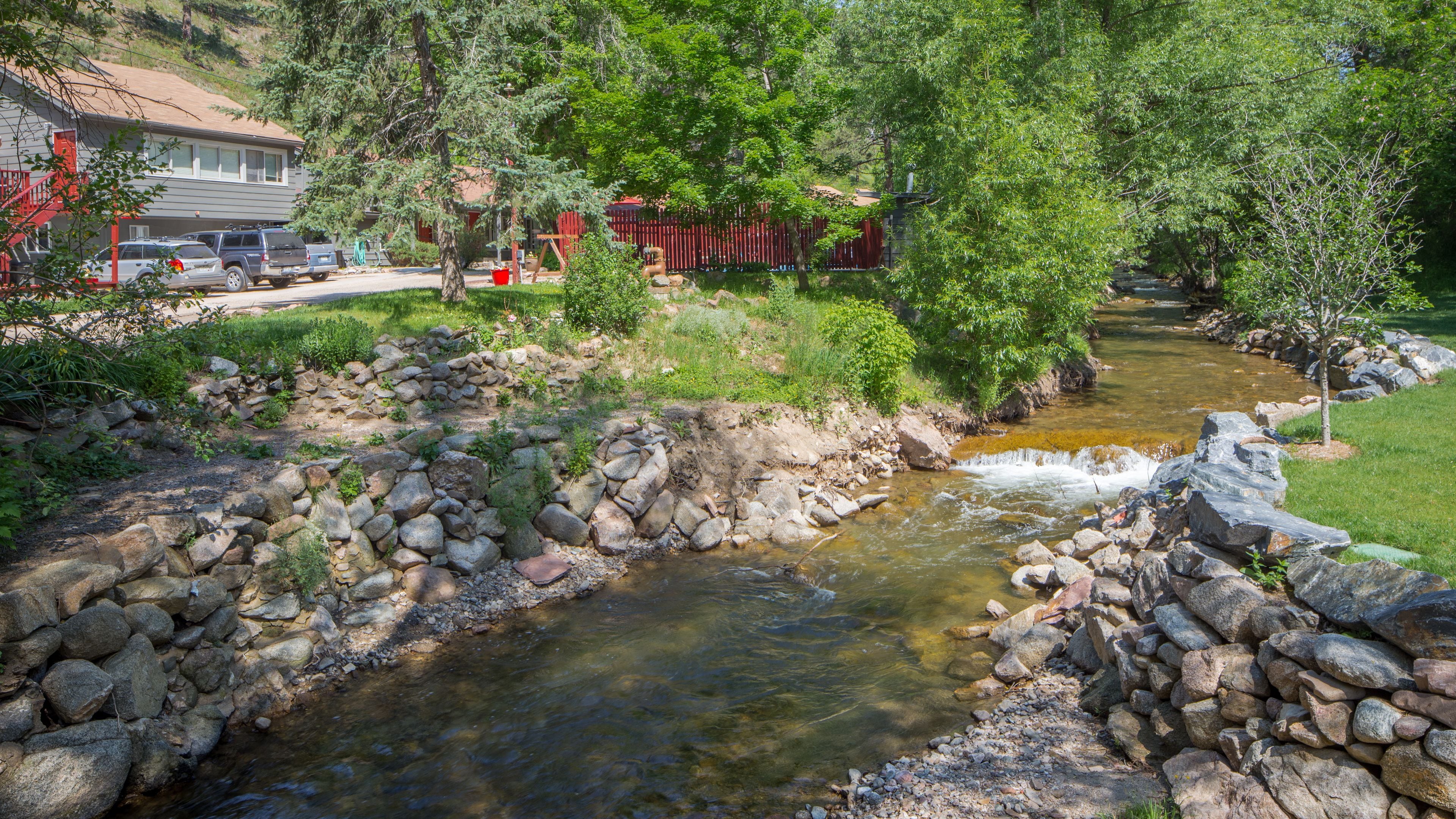Boulder Adventure Lodge