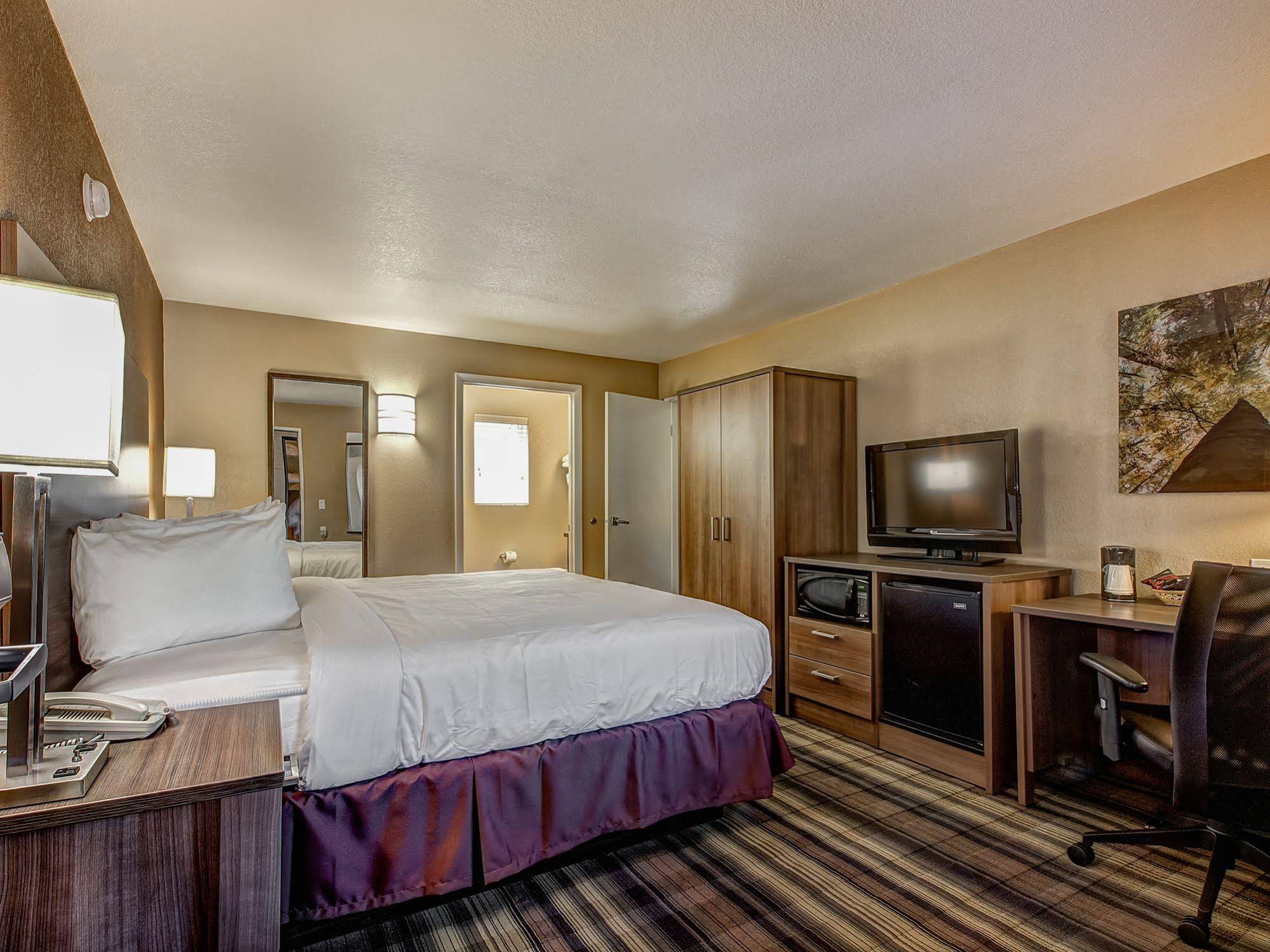 Boulder University Inn