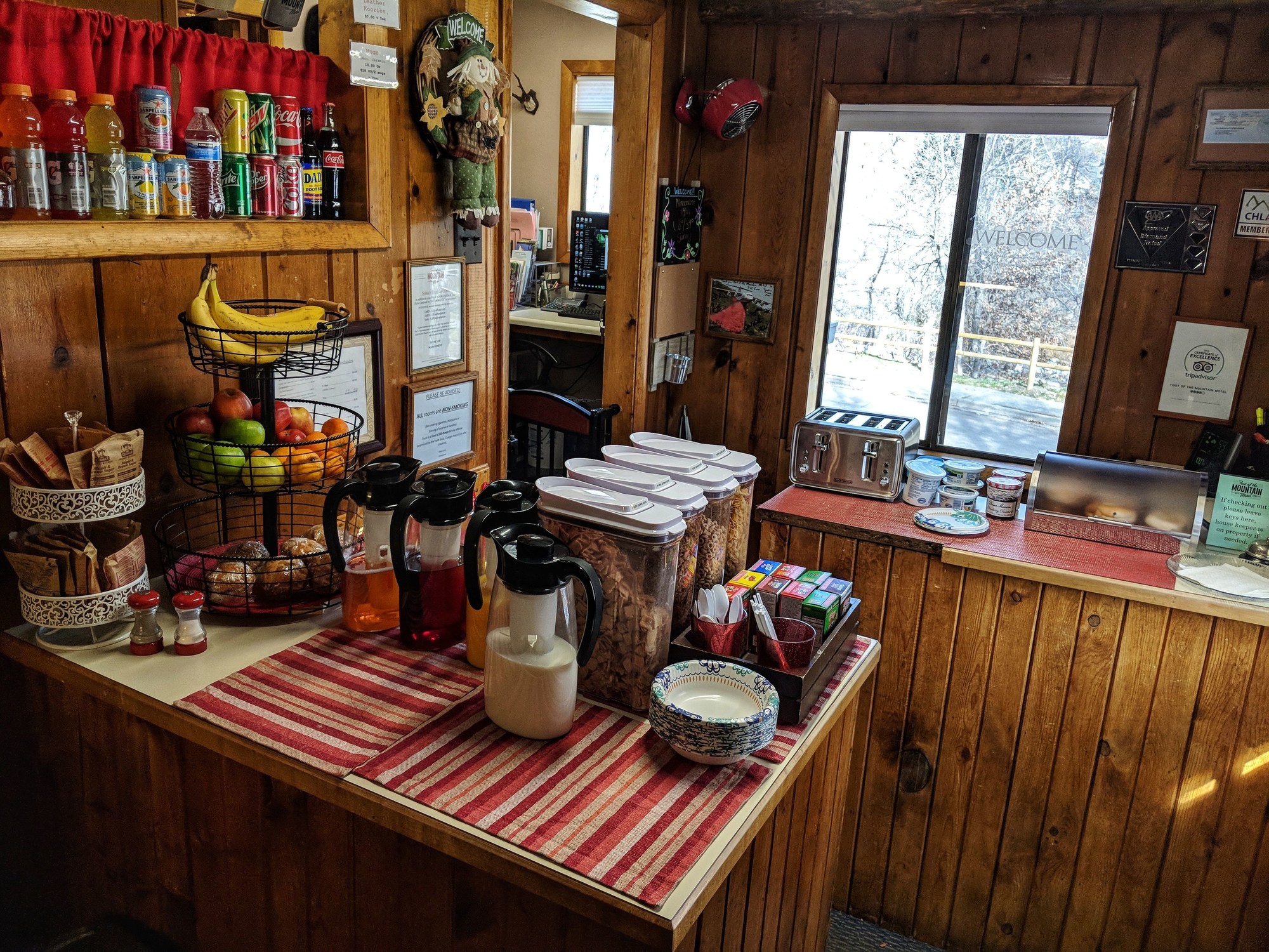 Foot Of The Mountain Motel