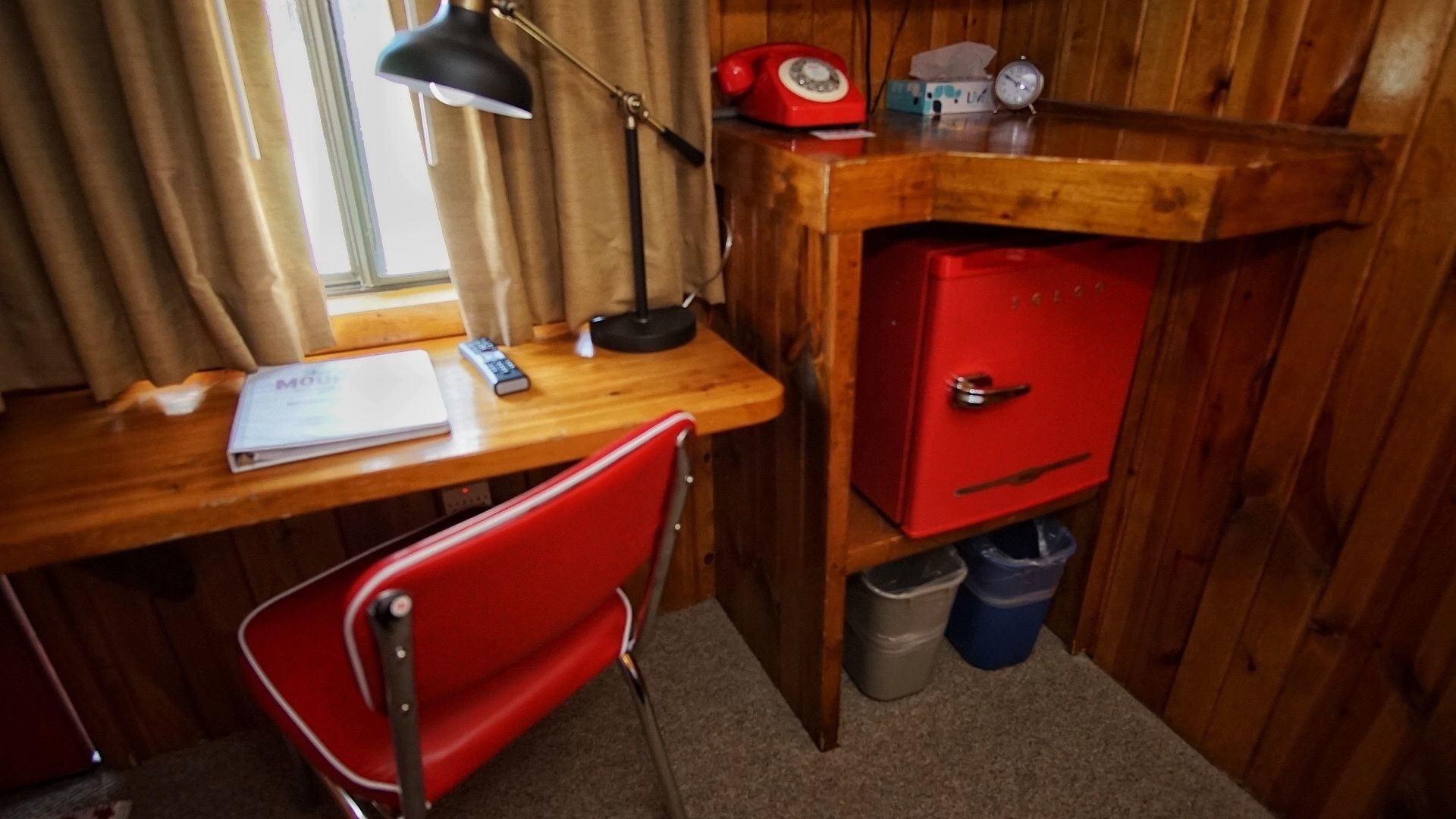 Foot Of The Mountain Motel