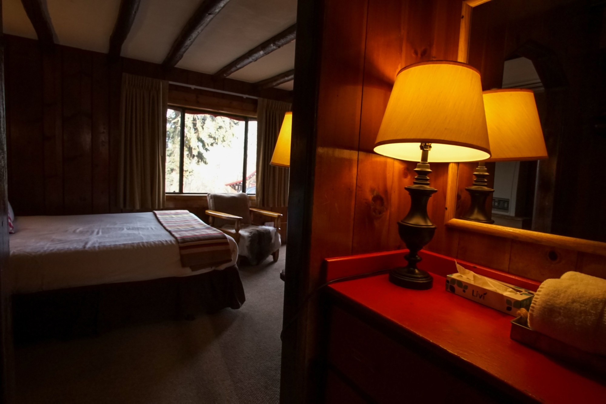 Foot Of The Mountain Motel