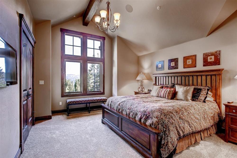 5 O' Clock Lodge