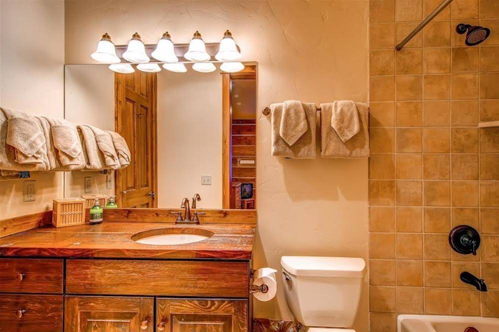 Bear Lodge by Pinnacle Lodging