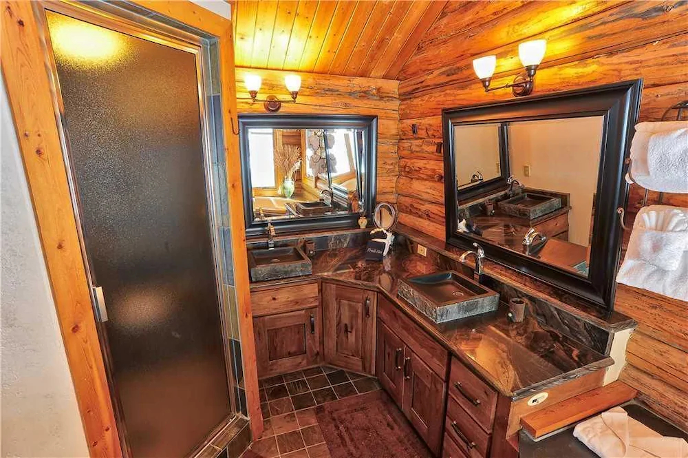 Black Bear Lodge