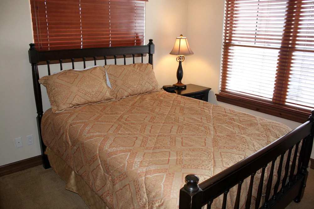 Highland Greens by Peak Property Management