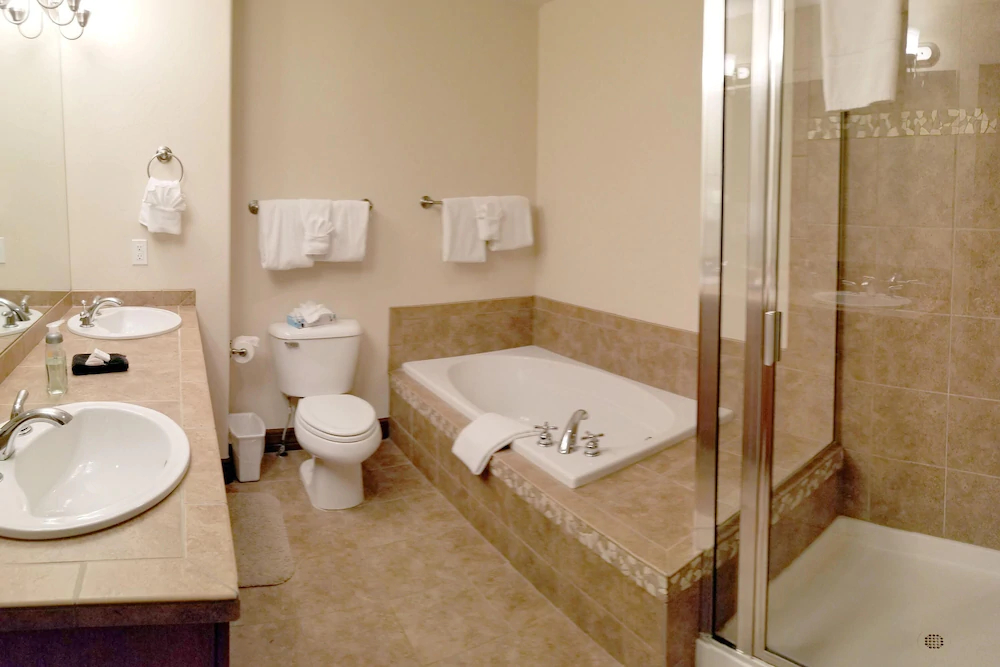Highland Greens by Peak Property Management