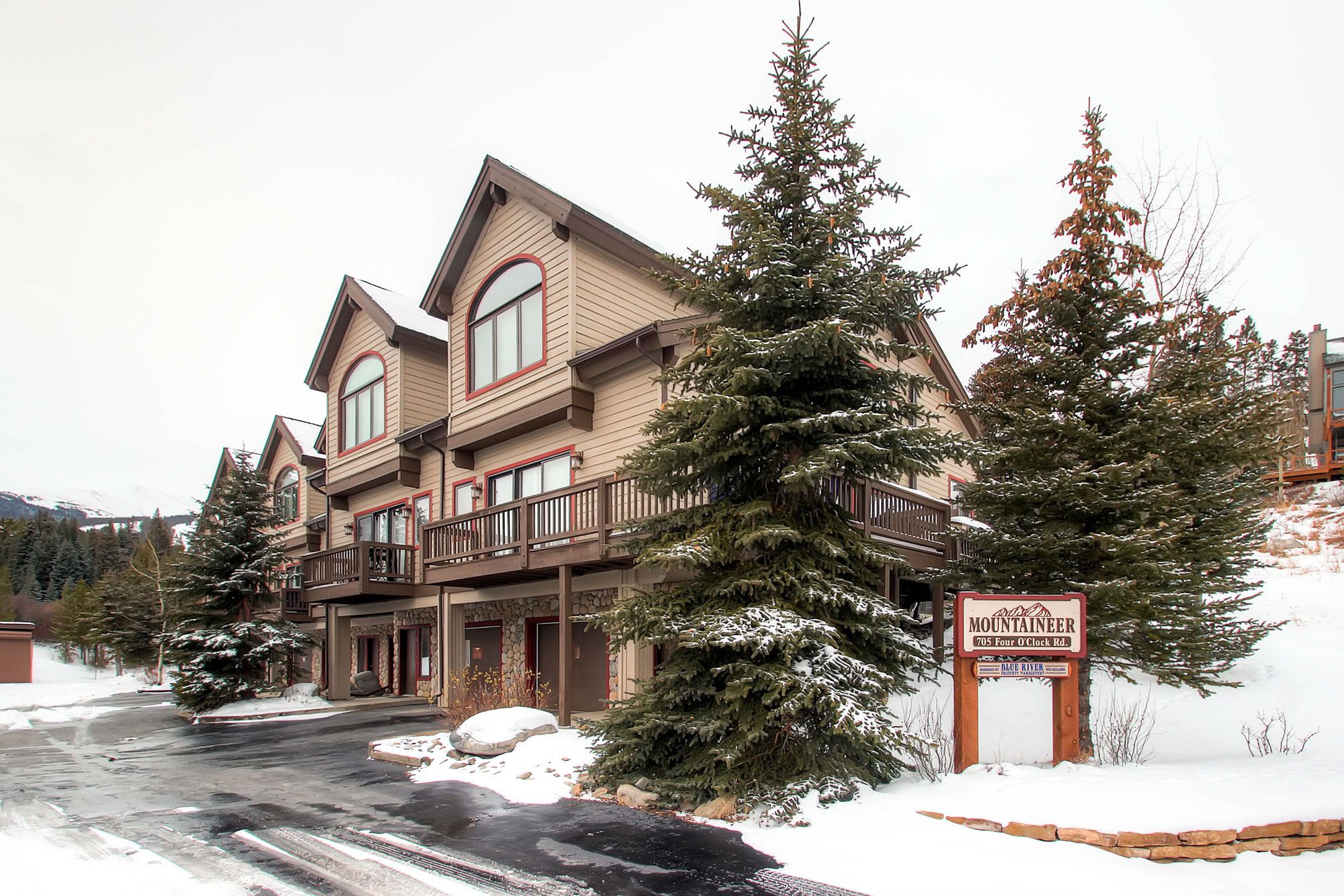 Mountaineer Townhomes by RedAwning