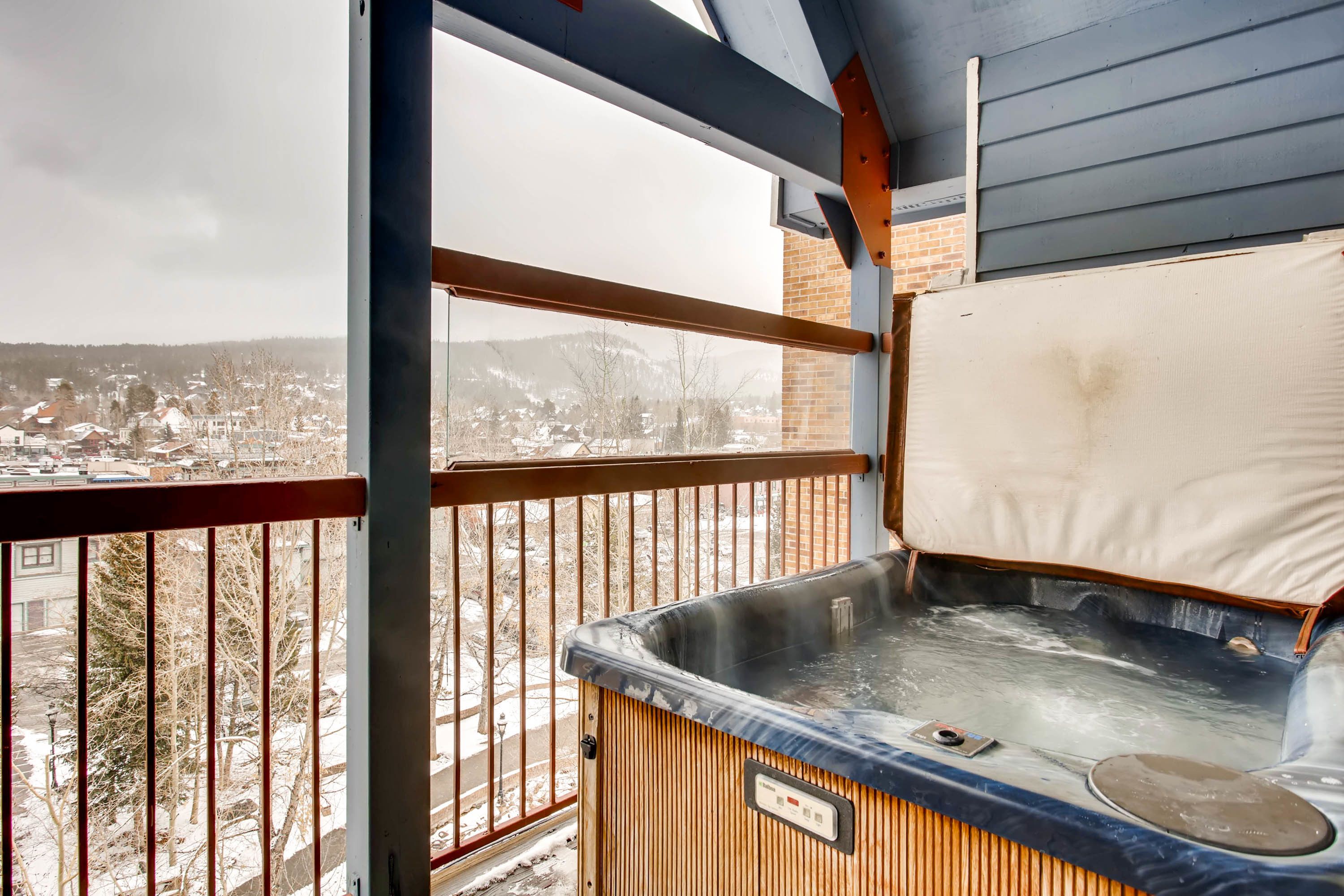 River Mountain Lodge