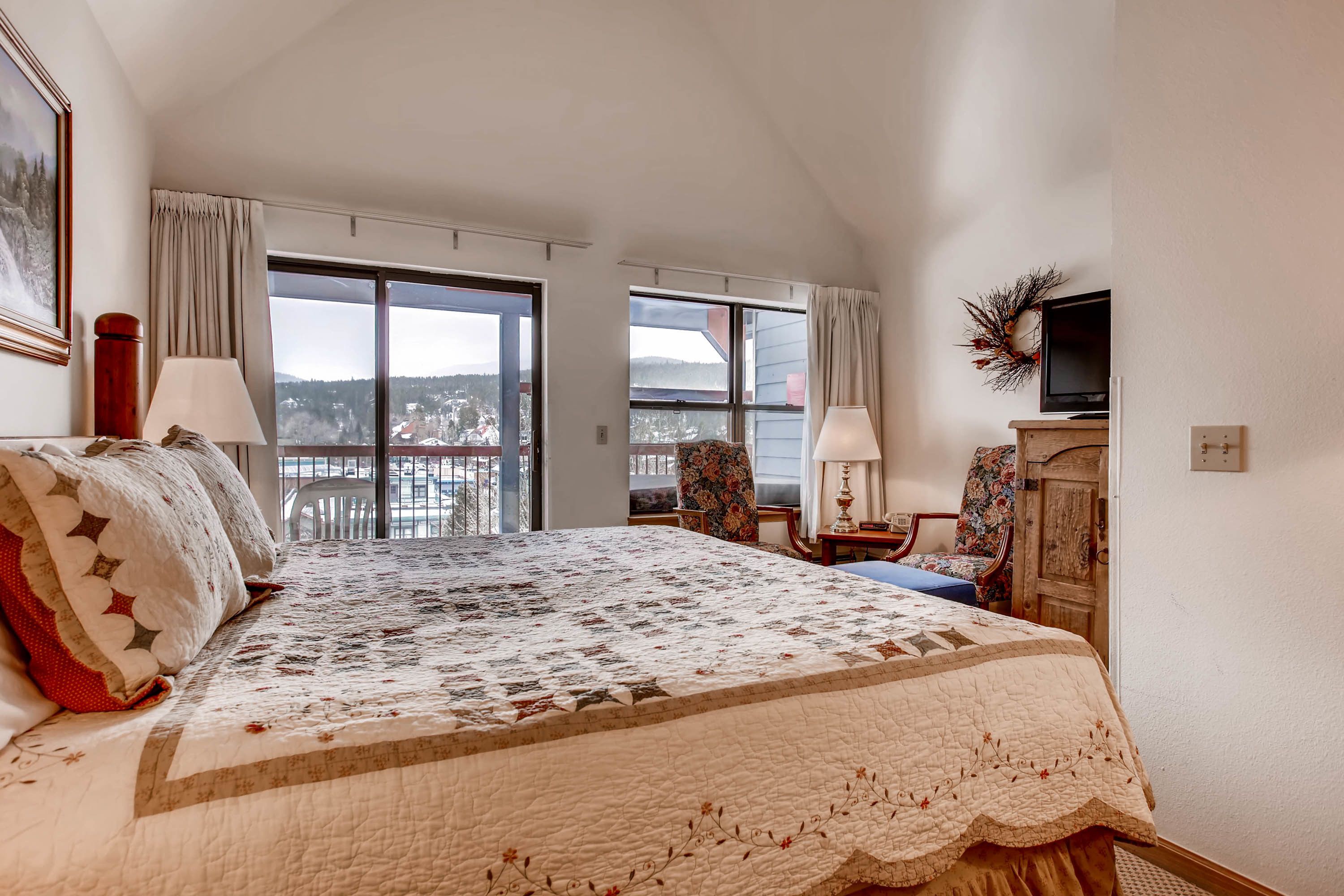River Mountain Lodge