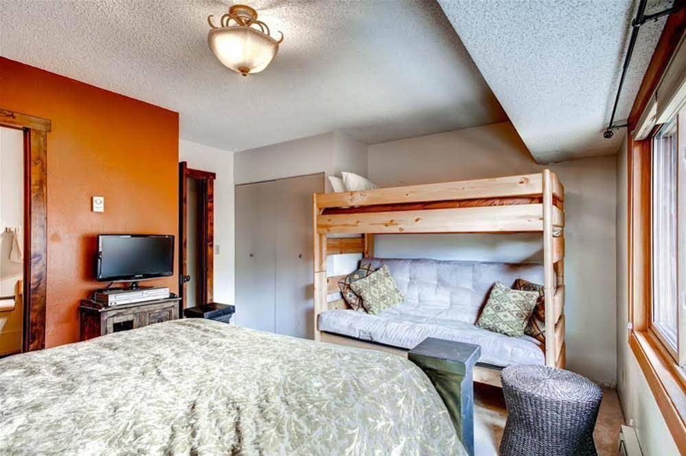 The Cedars Townhomes by Pinnacle Lodging