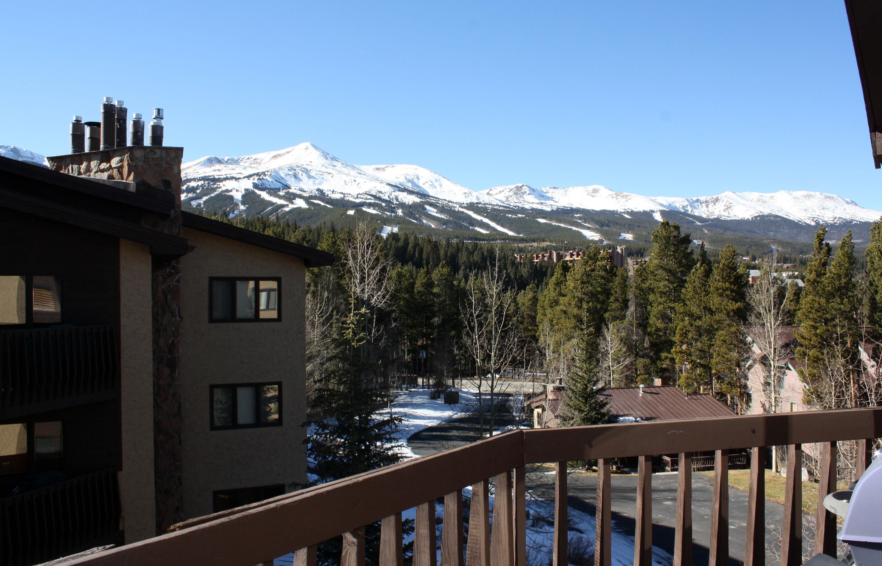 Woods Manor Condominiums by Peak Property Management