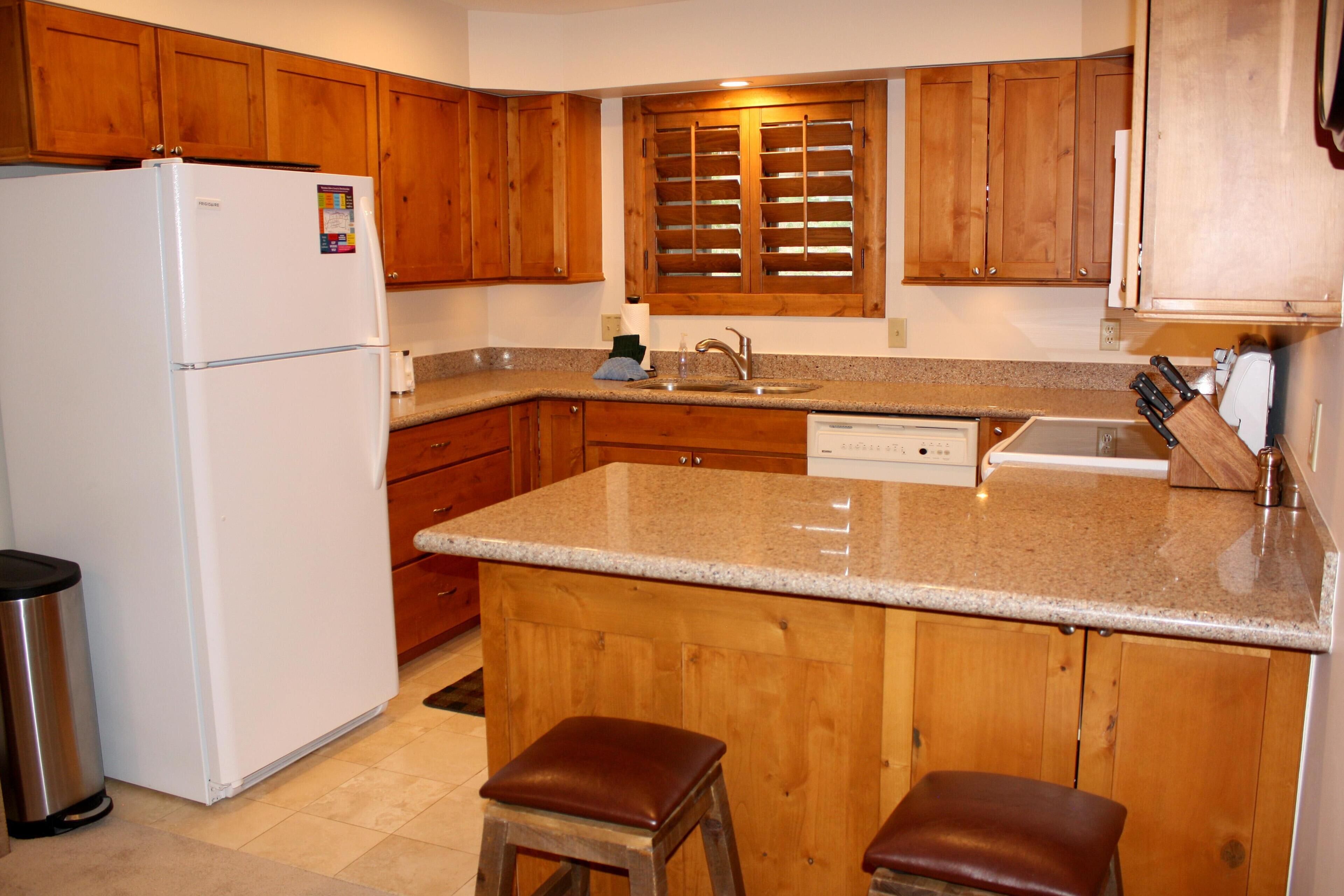 Woods Manor Condominiums by Peak Property Management