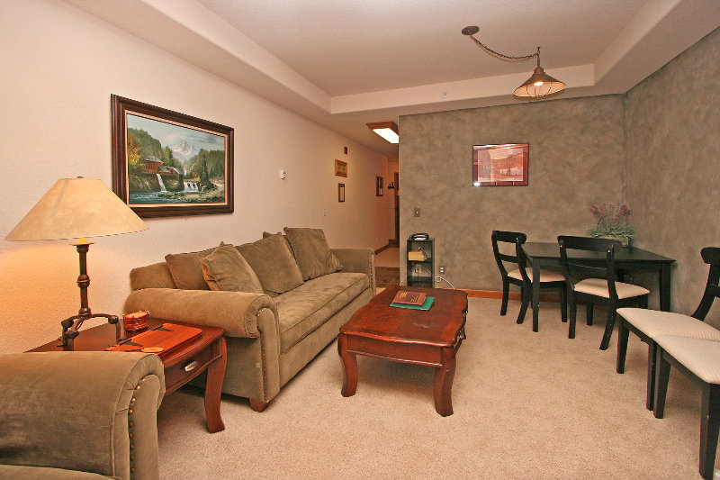 Riverbend Lodge