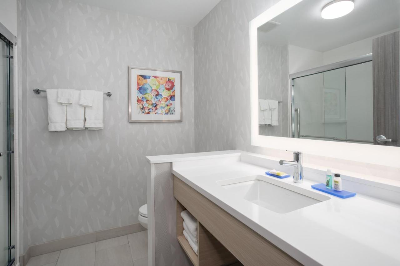 Holiday Inn Express & Suites Denver NE - Brighton