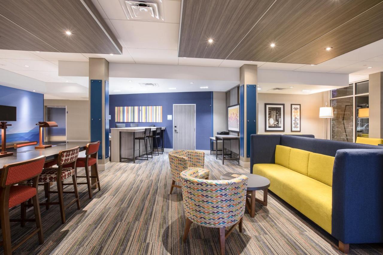 Holiday Inn Express & Suites Denver NE - Brighton