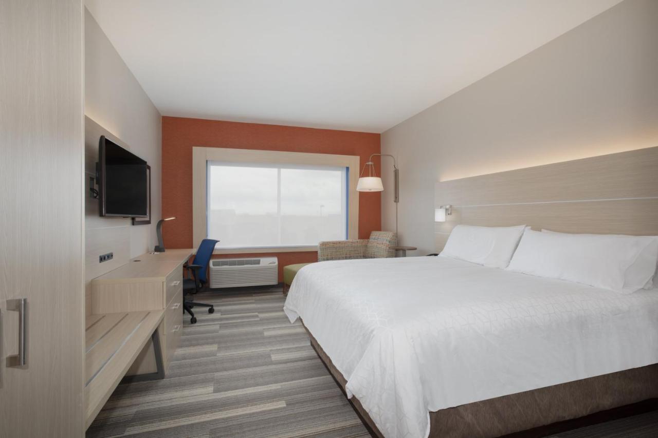 Holiday Inn Express & Suites Denver NE - Brighton