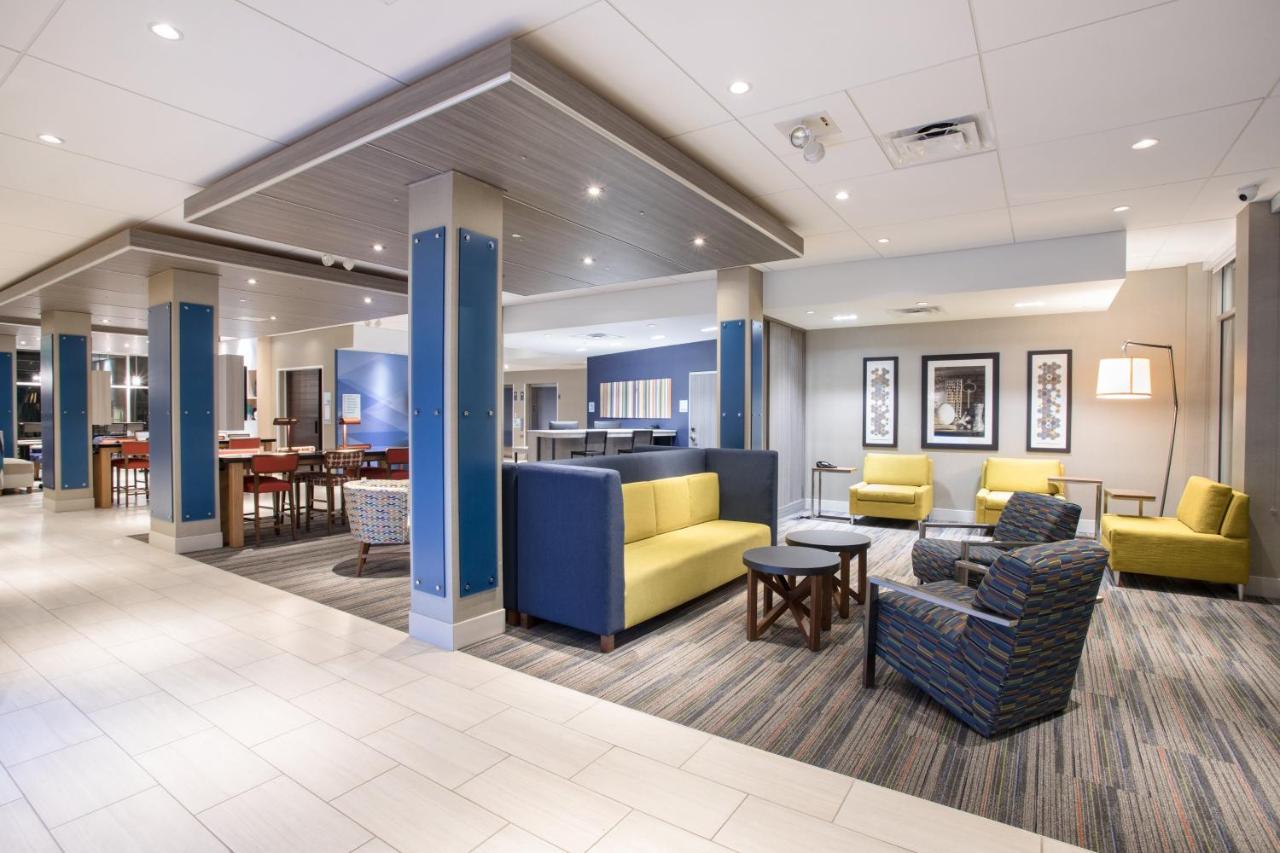 Holiday Inn Express & Suites Denver NE - Brighton