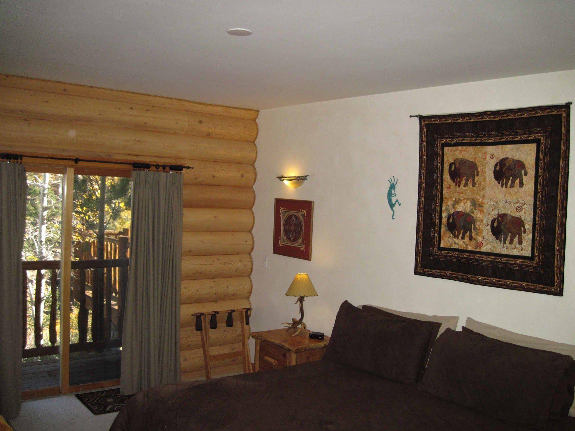 Liars Lodge Bed & Breakfast