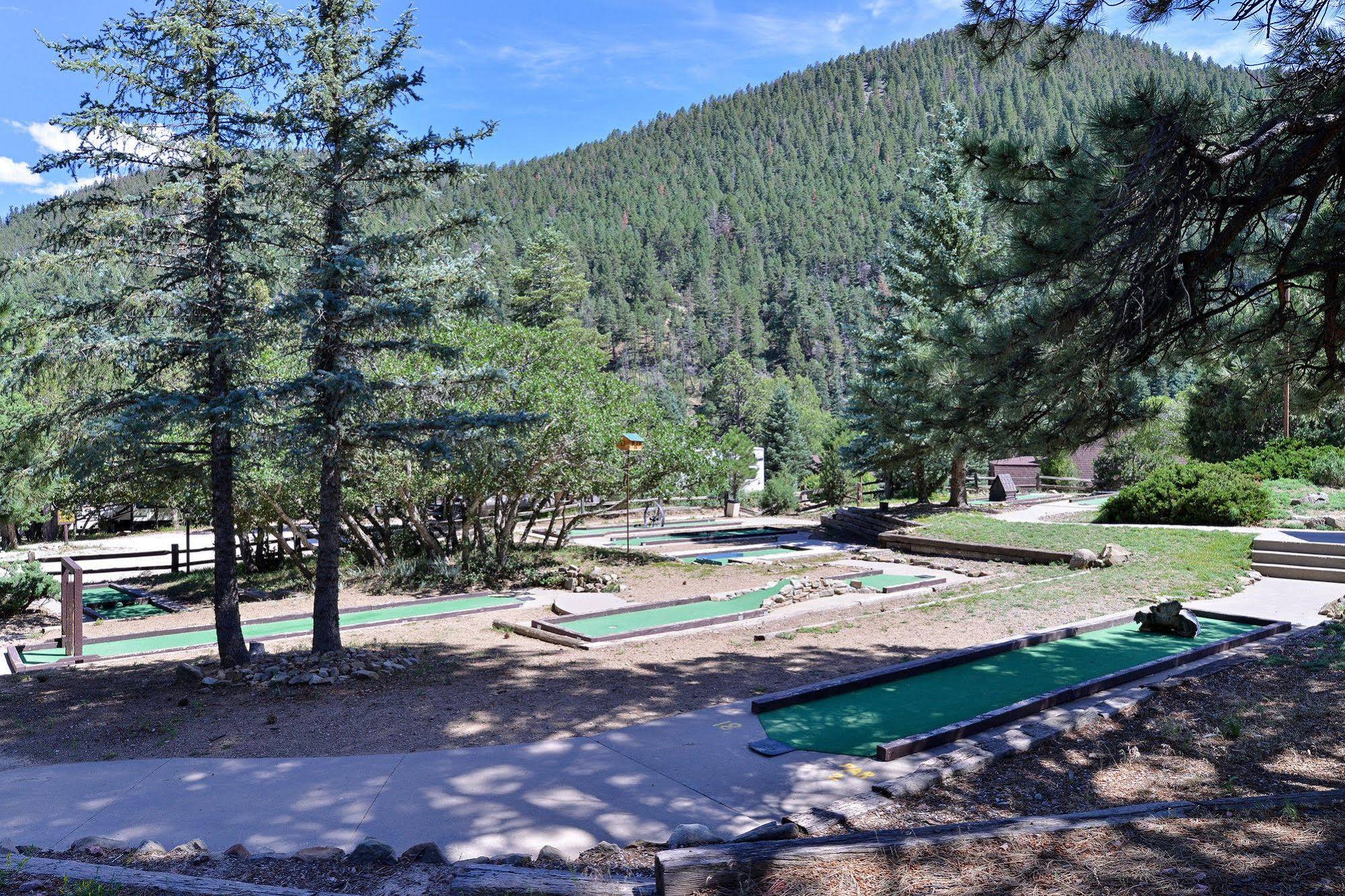 Cutty's Hayden Creek Resort