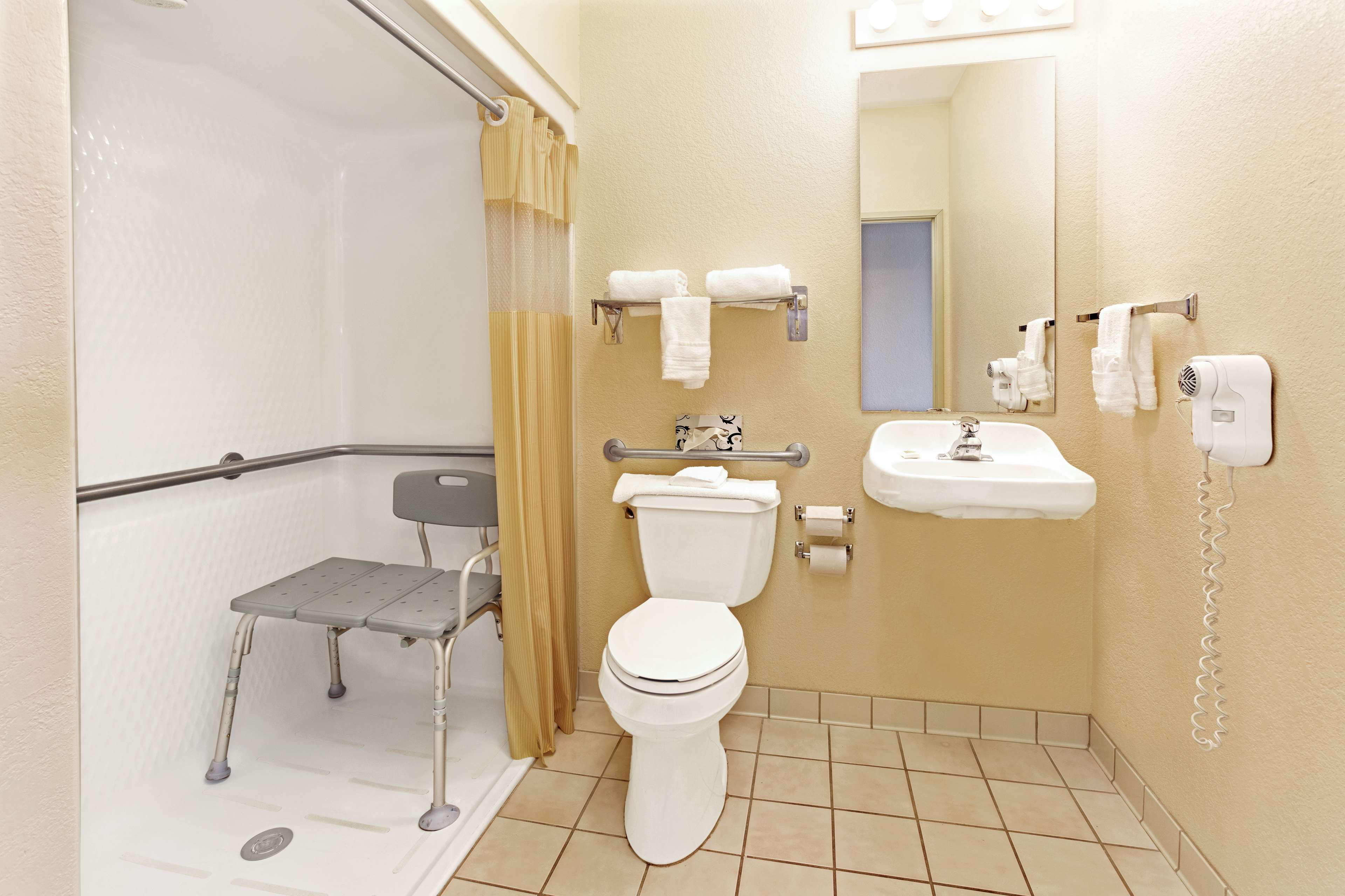 Days Inn & Suites by Wyndham Castle Rock
