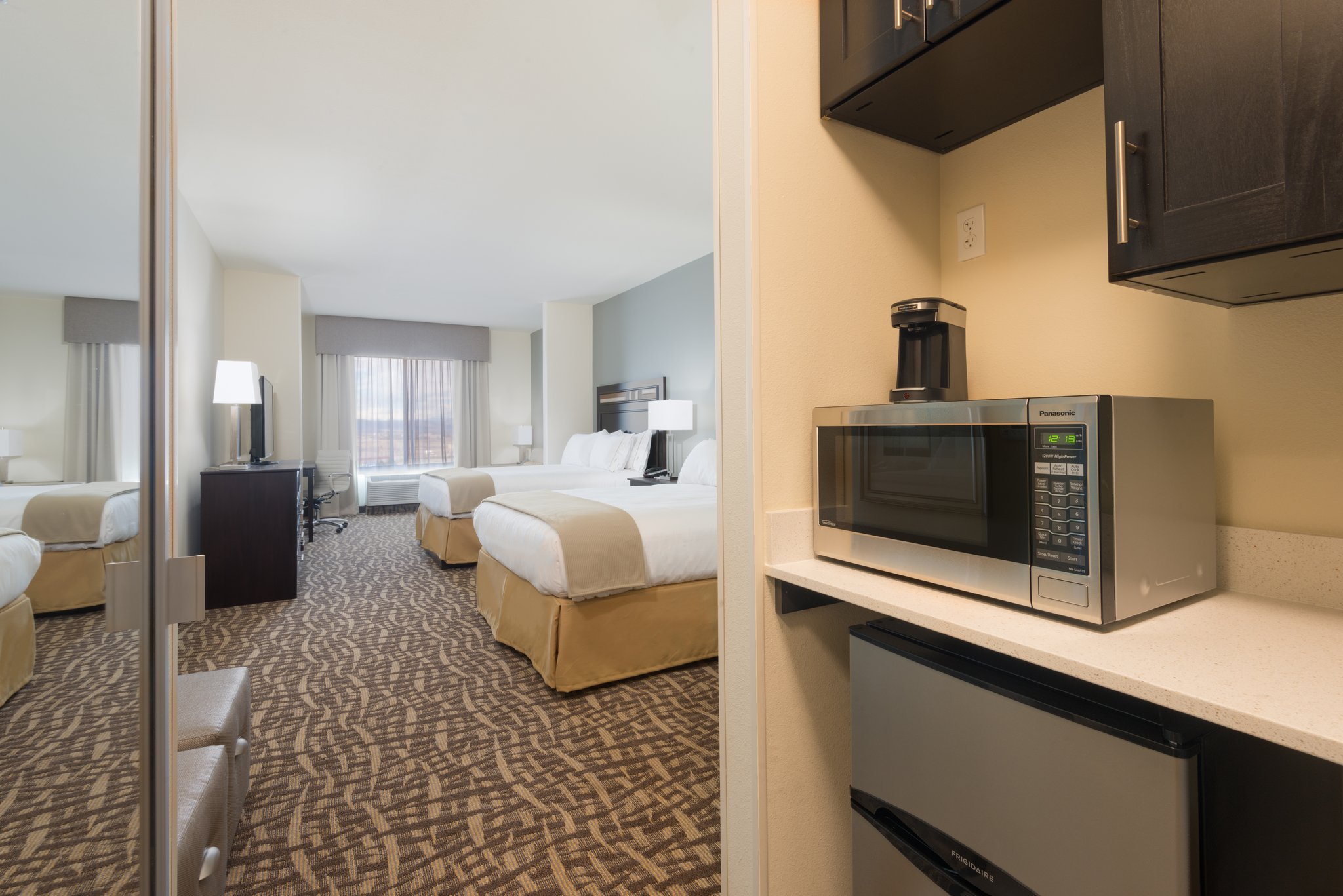 Holiday Inn Express & Suites Denver South Castle Rock