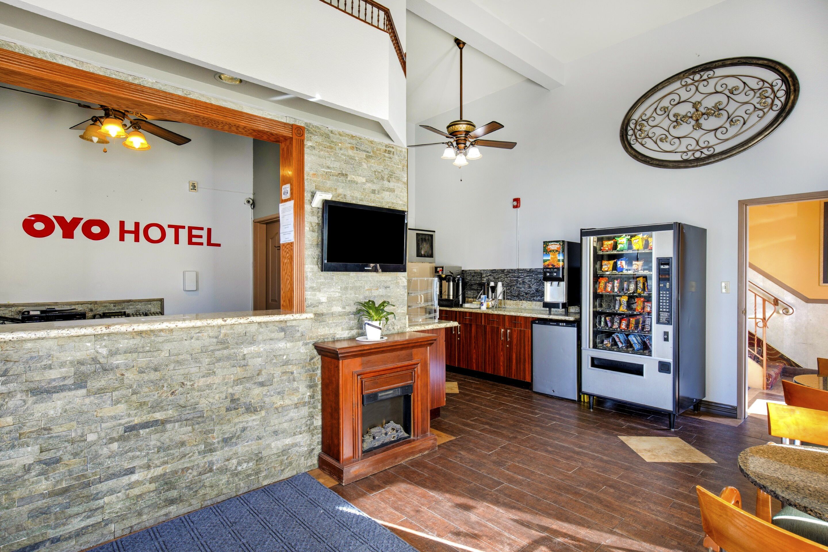OYO Hotel Castle Rock CO Downtown