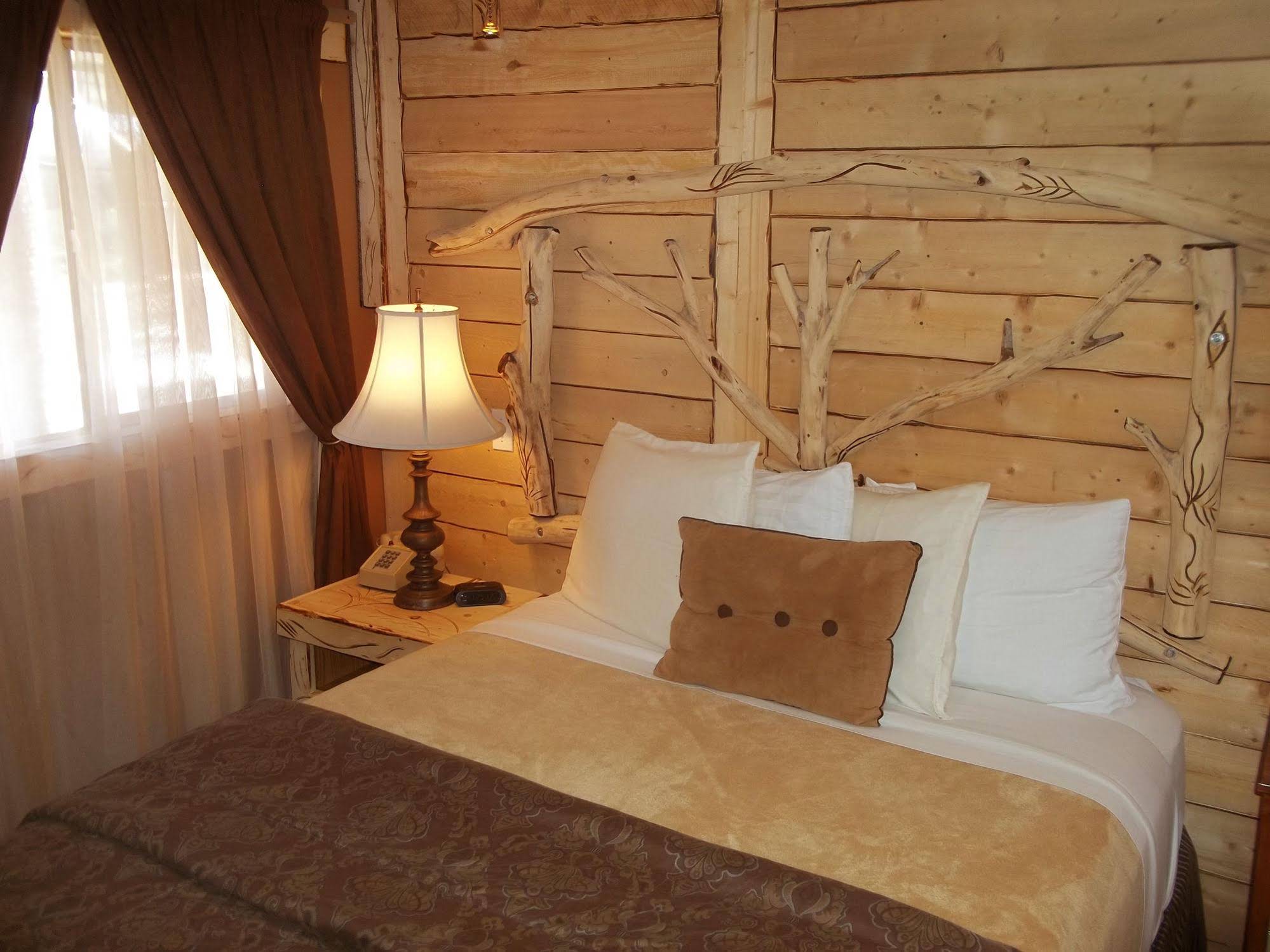 The Cedaredge Lodge