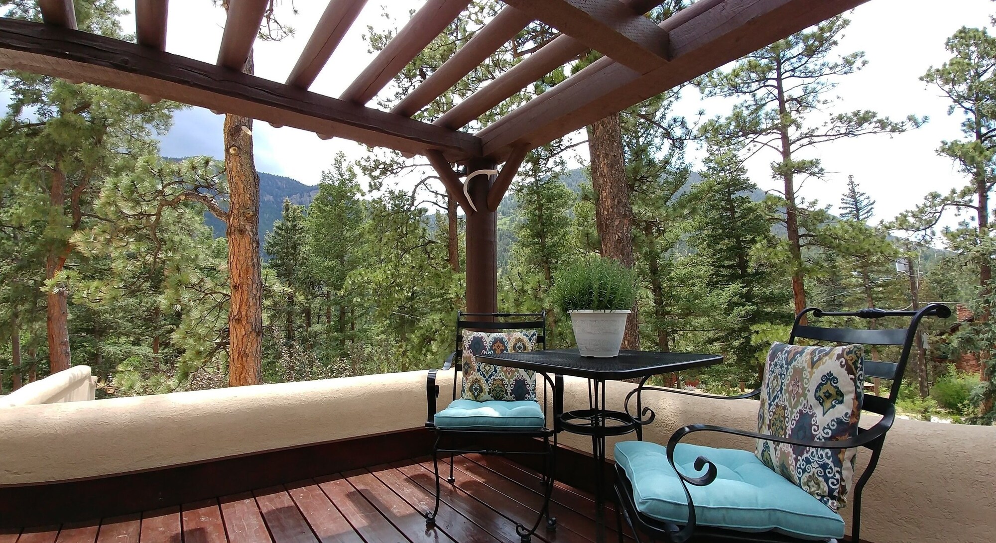 Adobe Inn at Cascade