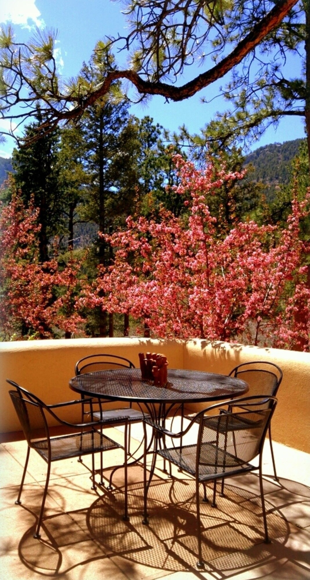 Adobe Inn at Cascade