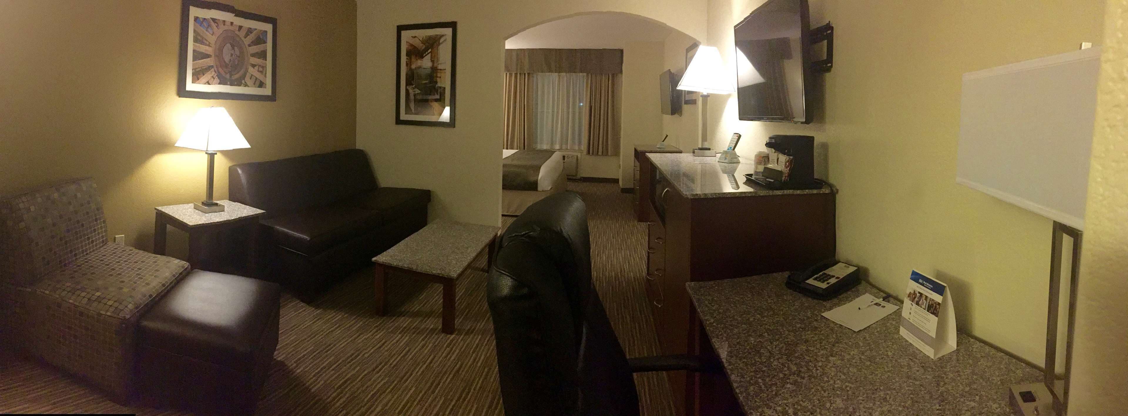 Best Western Executive Inn & Suites
