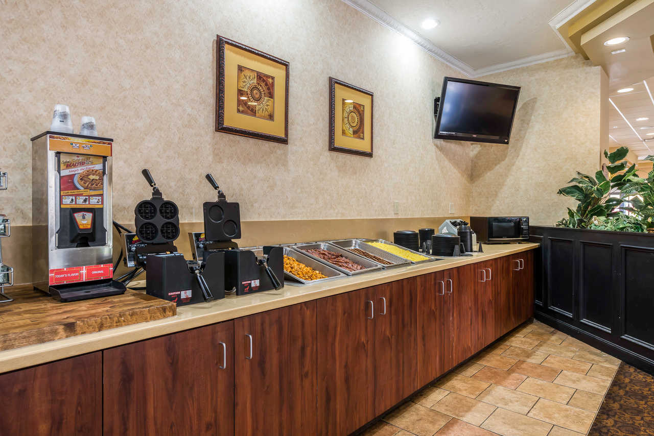 Clarion Hotel & Conference Center